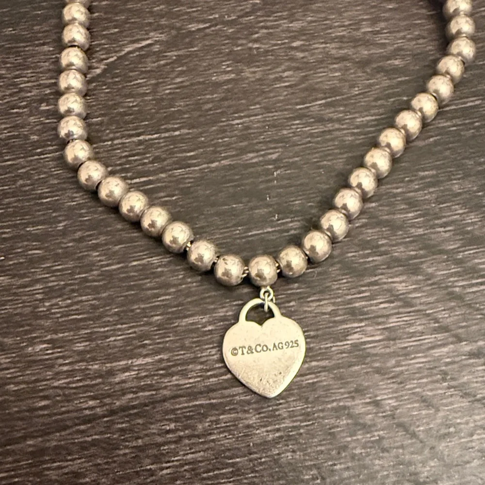 Tiffany & Co. Silver Bead Bracelet with Heart Charm - Picture 4 of 6
